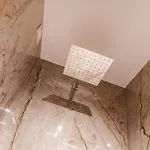Royal - 5 Min From Train Station & Private Parking Apartmán Benátky