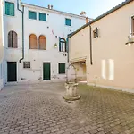 Apartmán Royal - 5 Min From Train Station & Private Parking