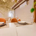 Royal - 5 Min From Train Station & Private Parking * Benátky