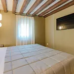 Royal - 5 Min From Train Station & Private Parking * Benátky