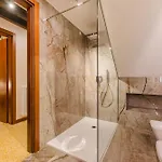 Apartmán Royal - 5 Min From Train Station & Private Parking *