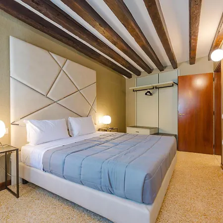 Royal - 5 Min From Train Station & Private Parking Lejlighed *
