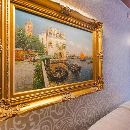 Lejlighed Royal - 5 Min From Train Station & Private Parking