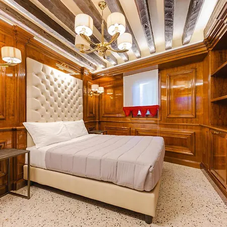Royal - 5 Min From Train Station & Private Parking Lejlighed Venedig
