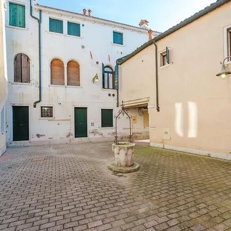 Lejlighed Royal - 5 Min From Train Station & Private Parking