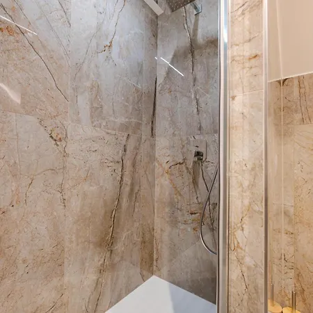 Royal - 5 Min From Train Station & Private Parking * Venedig