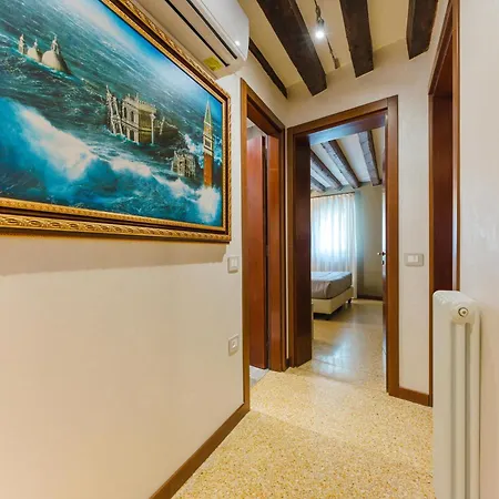 Royal - 5 Min From Train Station & Private Parking Lejlighed Venedig