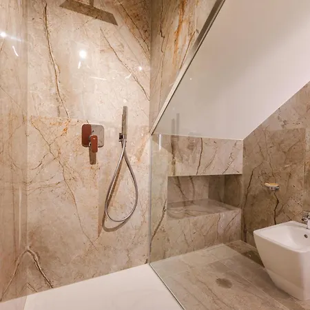 Lejlighed Royal - 5 Min From Train Station & Private Parking