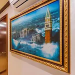 Royal - 5 Min From Train Station & Private Parking Appartement